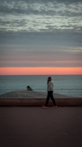 Groß (7IV08880_Nizza_Strand_Abend)
